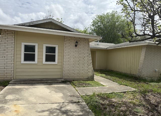4911 Longfellow Blvd