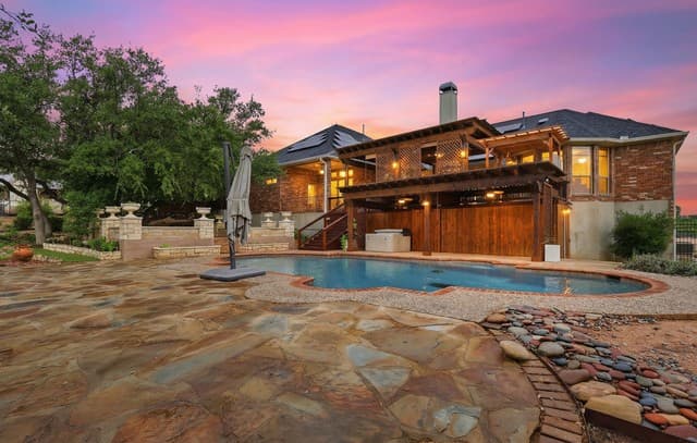 2806 Roan Creek