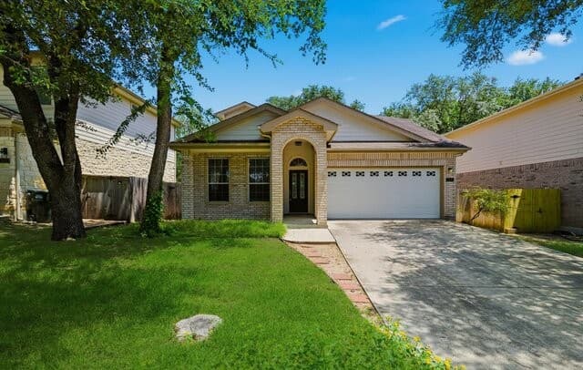 2616 Gallant Fox Dr