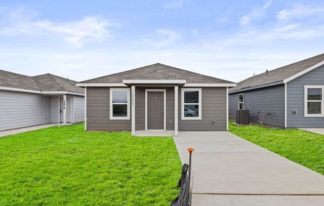 12623 Kathleen St