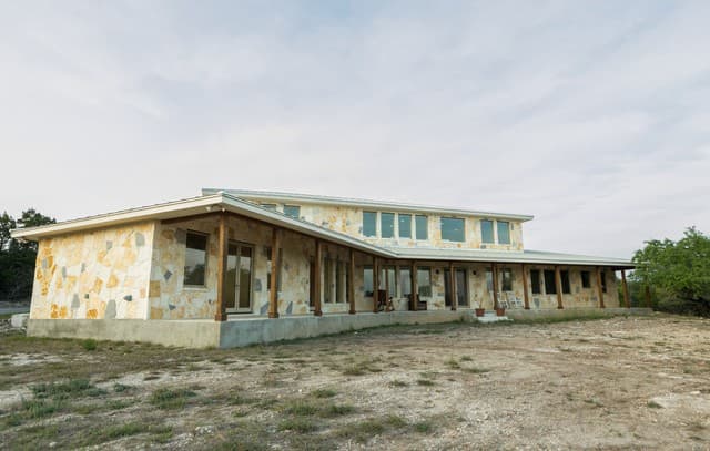 525 Windmill Dr