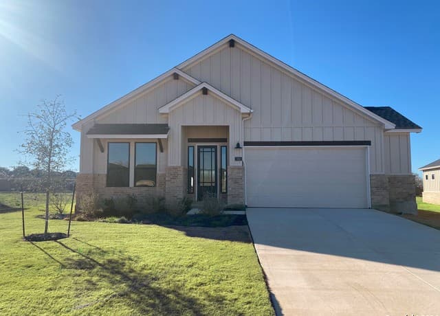 152 W Magnolia Circle