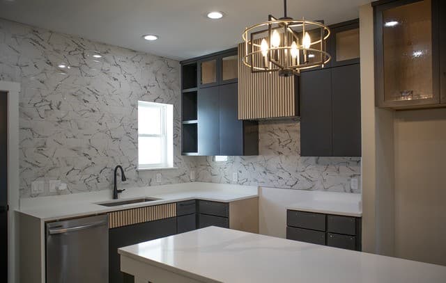 130 E Lachapelle