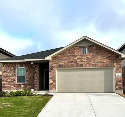 9223 Grand Western