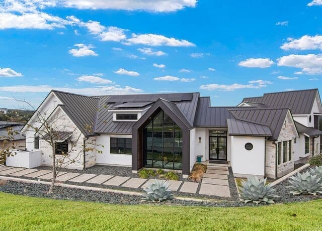 10803 Nina Ridge