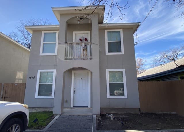 1615 N Navidad St