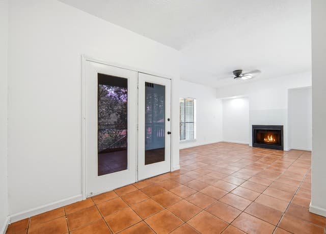 6100 Woodlake Pkwy Unit 311