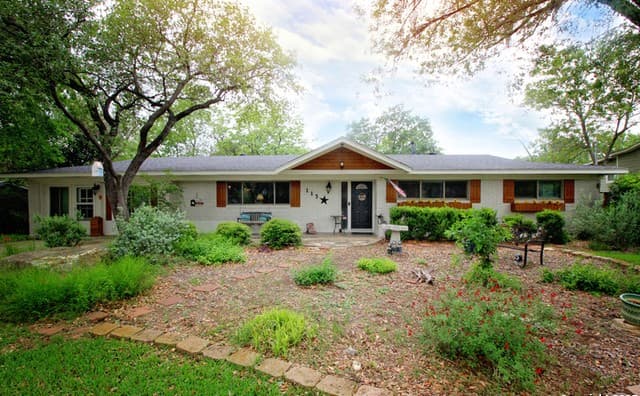 113 Adobe Dr