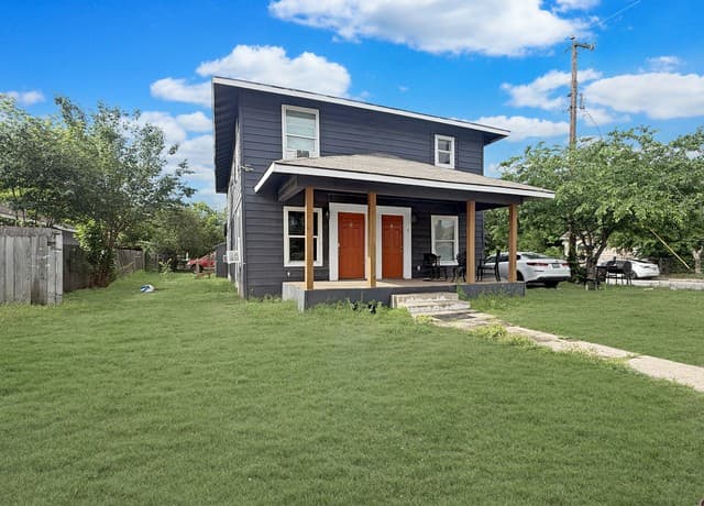 224 W Pyron Unit B