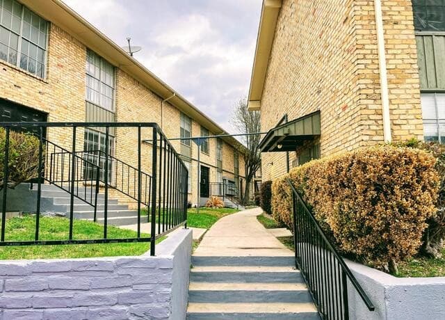 6611 Southpoint St Unit 126B