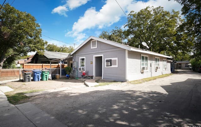 148 Gifford St