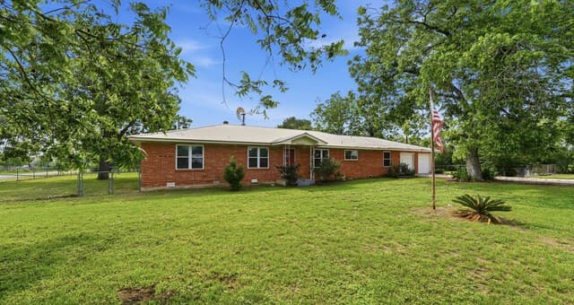 106 County Road 6611