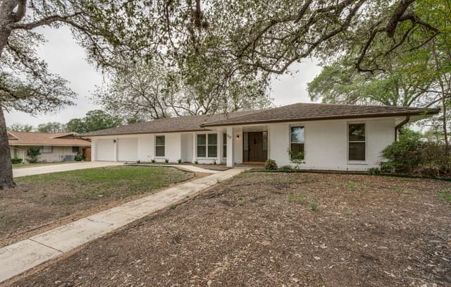 517 Balfour Dr