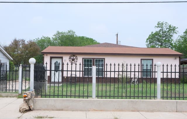 815 Brady Blvd