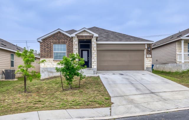 3526 Manoway Bay