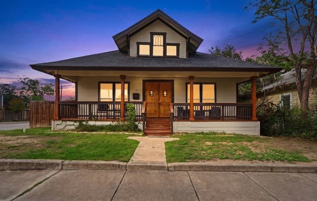327 W Baylor St