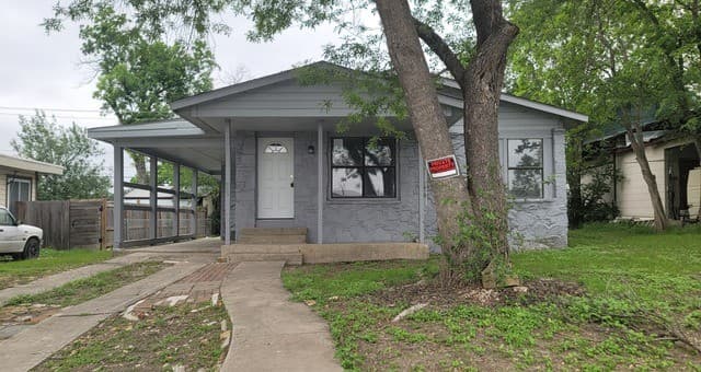 223 Nassau Dr