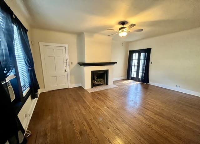 424 E Ashby Pl Unit 1