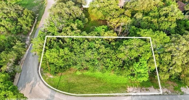 LOT 1 BLOCK 4 River Oaks Blvd