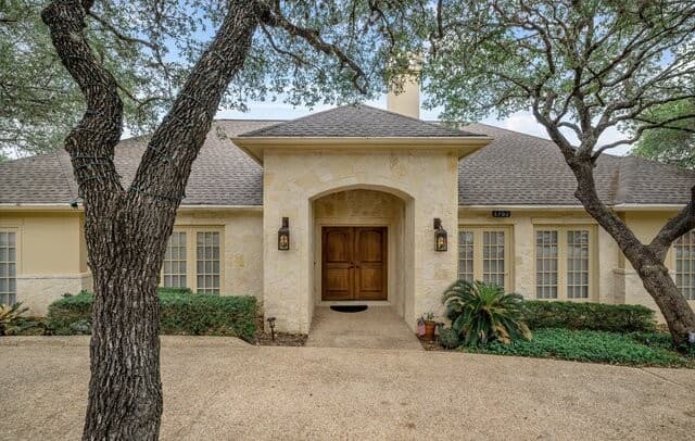 1702 Fawn Bluff