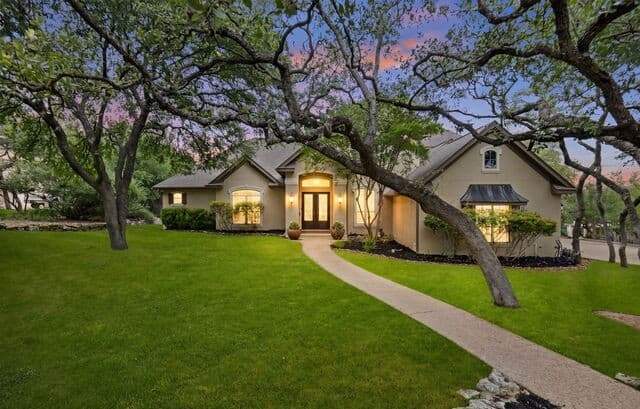 921 Great Tree Dr