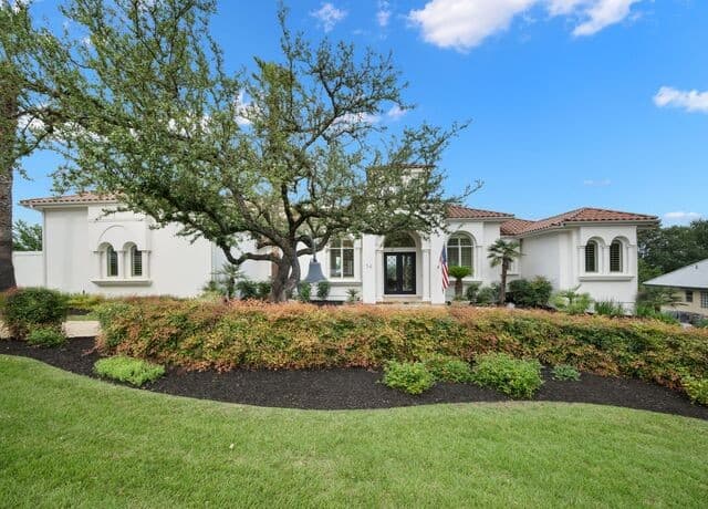 34 Galleria Drive