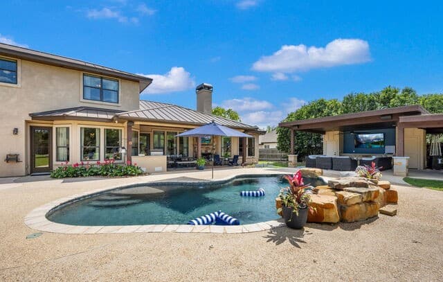 8820 Cavalry Dr