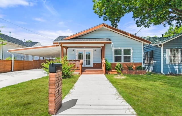 115 Saint Charles