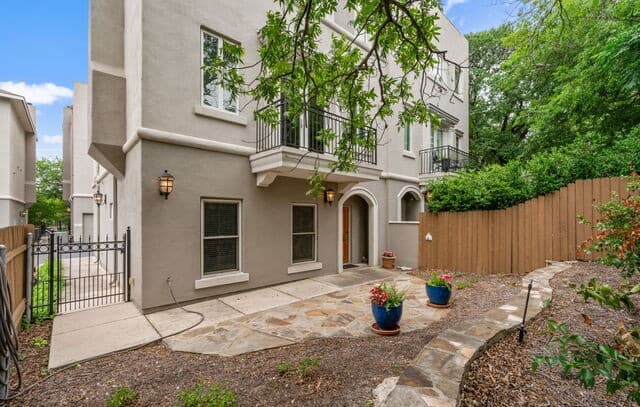 225 E Mulberry Unit 211-2
