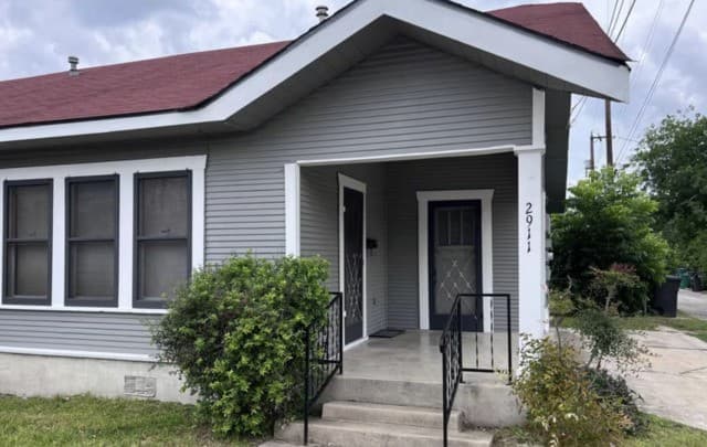 2907 N Elmendorf, San Antonio, TX 78201