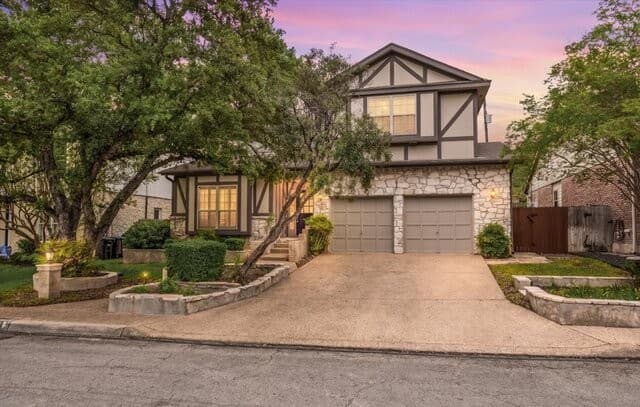 18 Court Cir