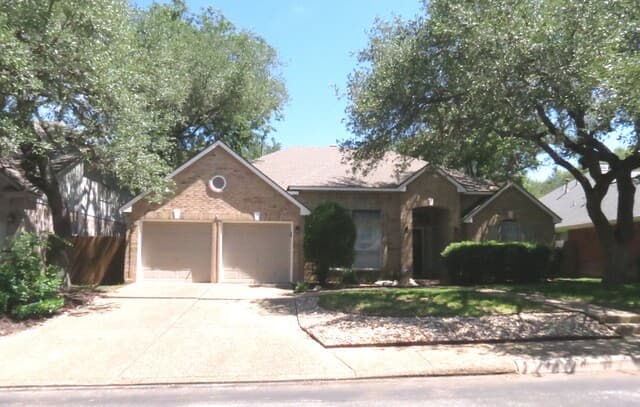 14 Grogans Mill Dr