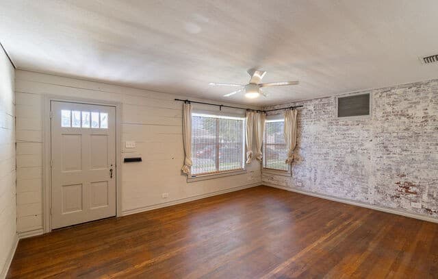 439 Astor St