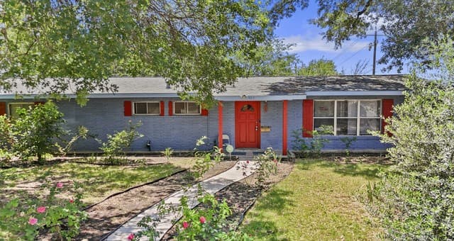 302 Redcliff