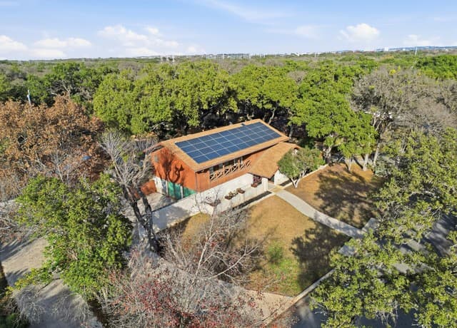 3727 Hundred Oaks Dr