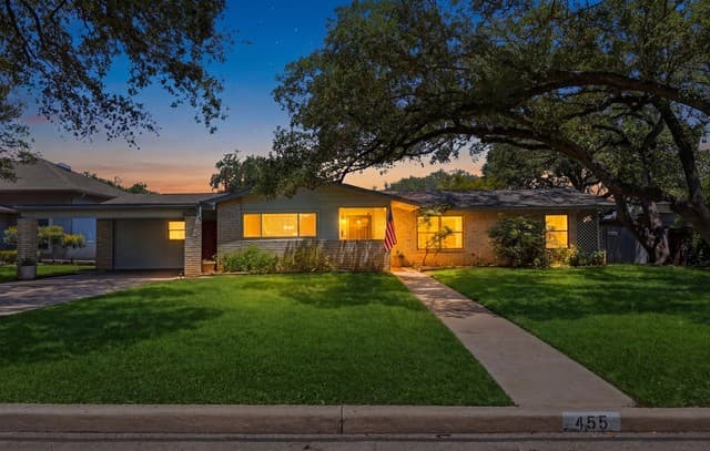 455 Laramie Dr.