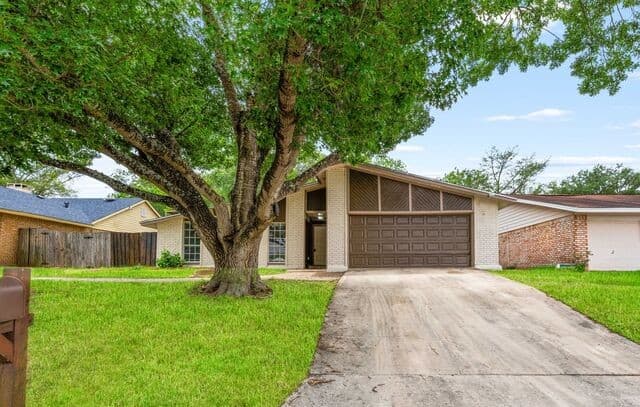5001 Wedgewood Dr