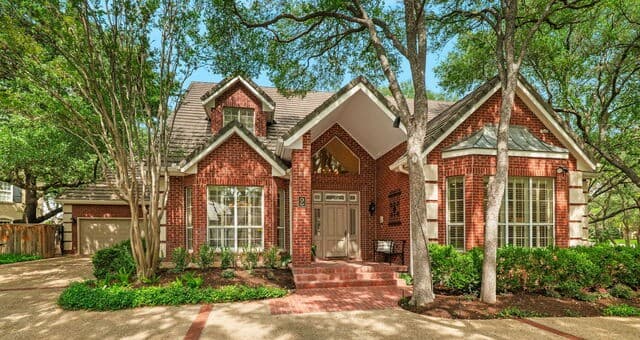 2 Chatsworth Way