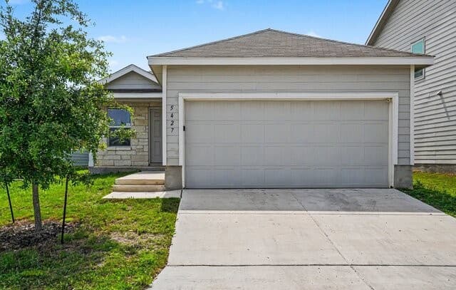 5427 Daphne Path