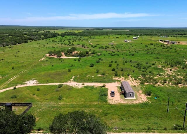 6061 County Road 2000