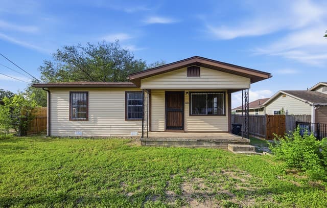 1820 E Highland