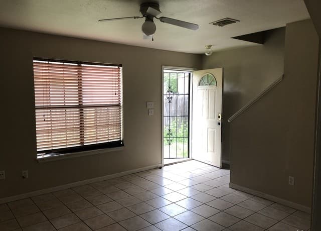 7543 Windsor Oaks