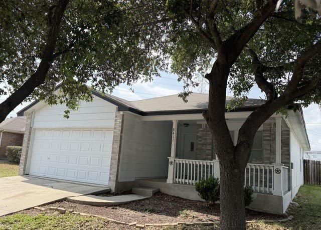 8411 Crinum Lily Dr