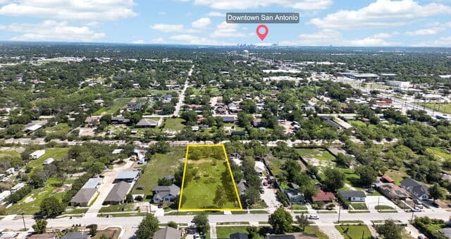 235 W Baetz Blvd