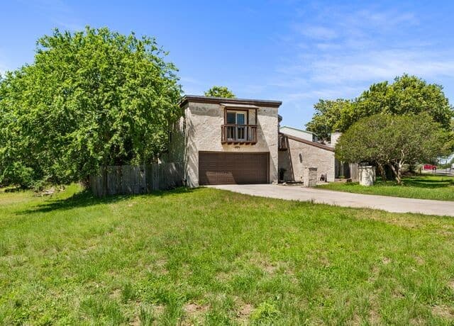 115 Bentwood Dr