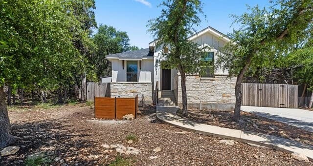 1463 Bonnyview