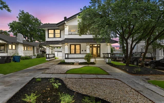 940 W Mulberry