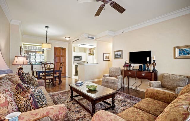 1 Towers Park Ln Unit 810