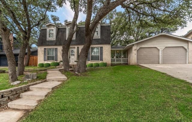 2114 Oak Wild St