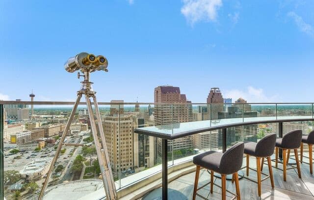 123 Lexington Unit APT 1703, San Antonio, TX 78205